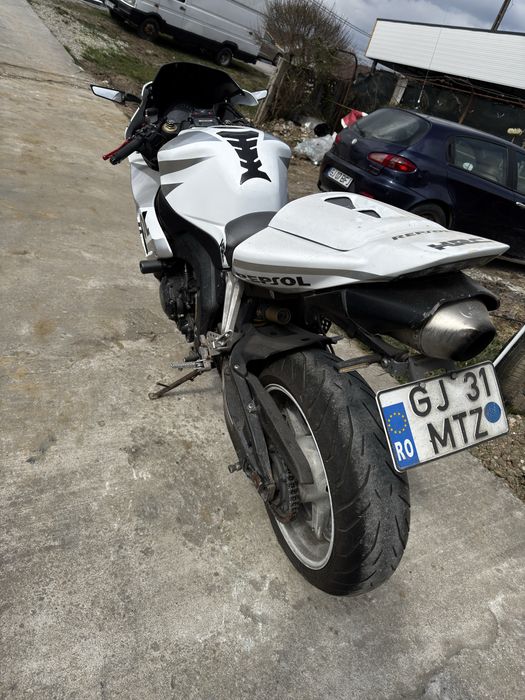 Honda cbr 1000rr fireblade