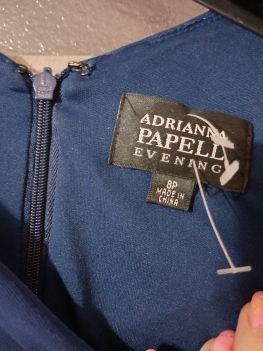 Rochie Adrianna papell