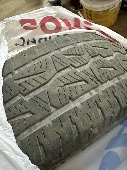 Bridgestone Dueler A/T 275/65/17