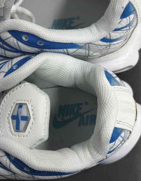 Vand adidasi nike tn doua marimi disponibile !