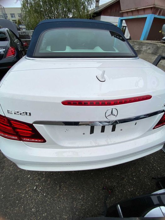 Dezmembrez mercedes e class cabrio w207 AMG/e250 cabrio w207/bara fara