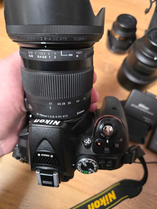 Kit Nikon D5300 18-55mm VR + accesorii + obiective separat