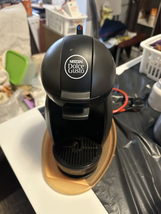 Esspresor nescafe dolce gusto  capsule