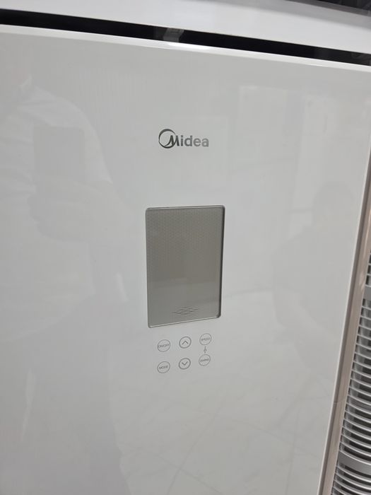 Колонный инверторный кондиционер Midea FSTINV-48