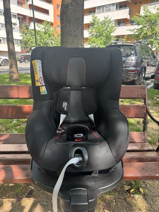 Scaun auto rotativ Britax Römer Dualfix 360° – Stare impecabilă (1 an folosire)