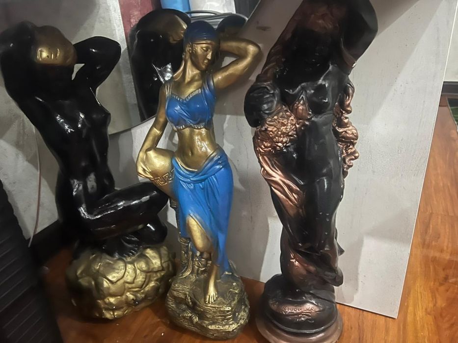 Сувиниры и статуэтки