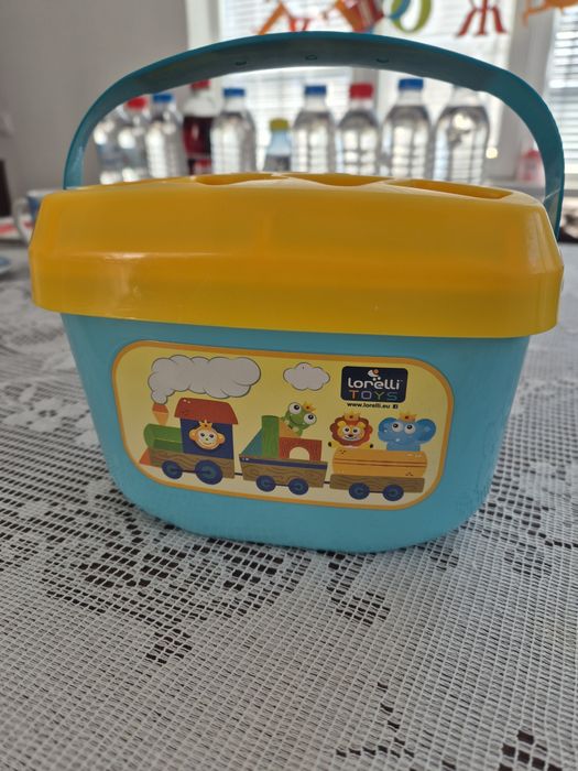 Проходилка лорели,пеещо мече и кубчета с кутийка