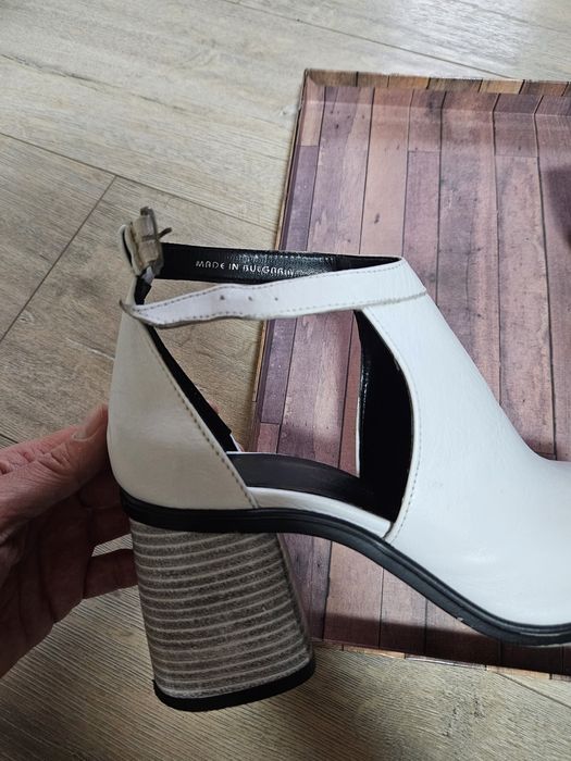 Дамски сандали 39