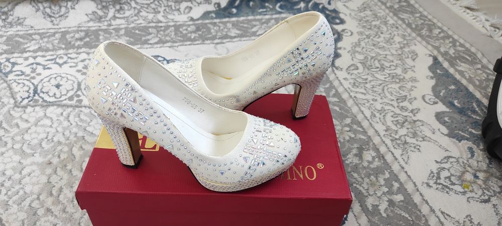 Свадебные туфли 37 размера б/у