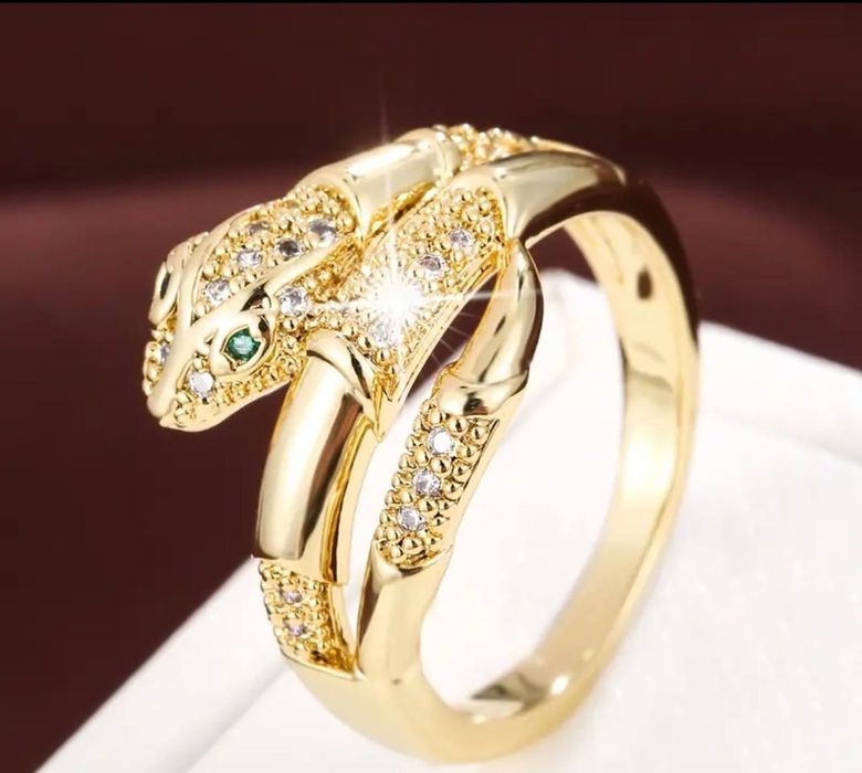 Пръстен във формата на змия