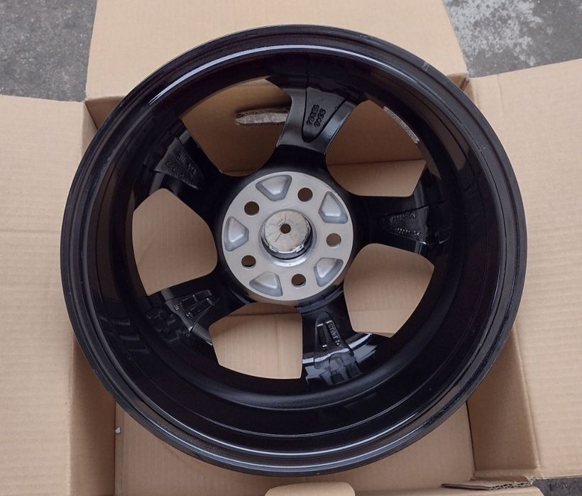 Jante pe 16 Skoda Fabia Rapid Scala Kamiq Octavia 1.
Prindere 5 x 100
