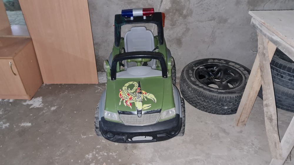 Продам детскую машину
