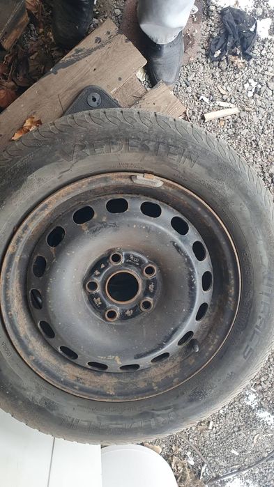 Гуми с джанти Seat Ibiza 98год.