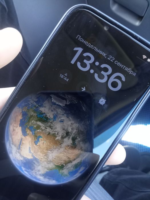 Продам Айфон 14 срочно