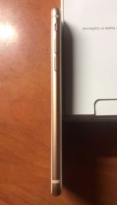 Продавам iphone 8 gold rose 64gb
