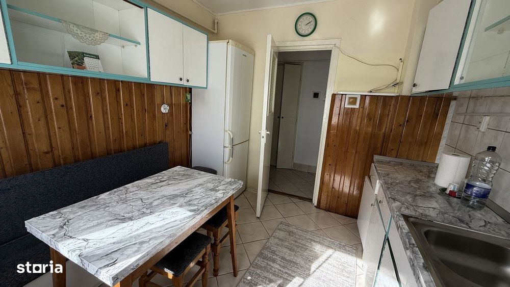 DE VÂNZARE – Apartament cu 3 camere în Carei, cartierul MV1 –zona Ludy