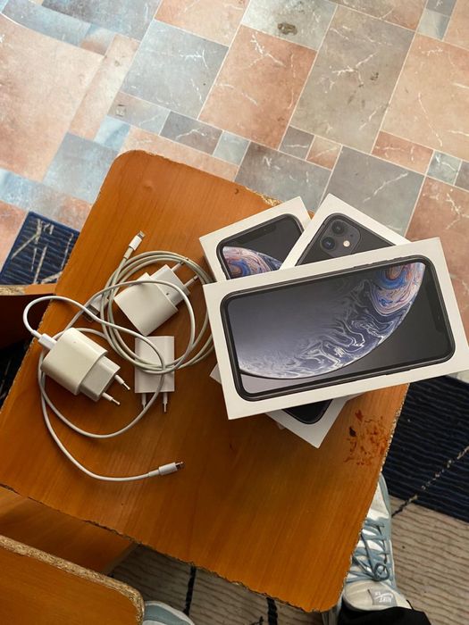 Айфон 11 и XR продается