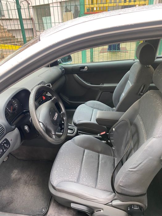 Продавам автомобила си.