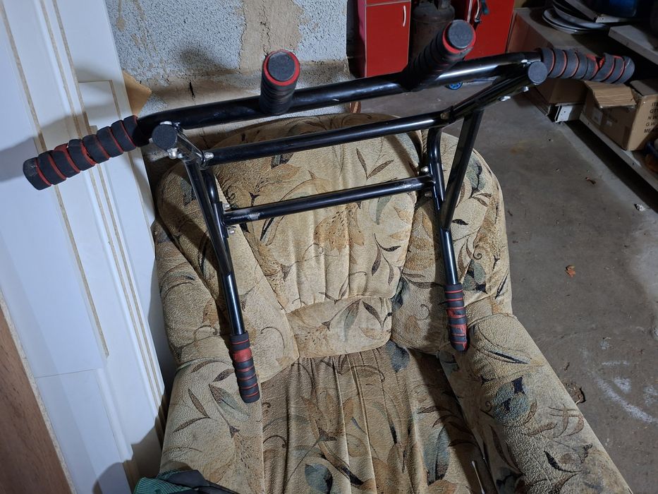 Продам настенный турник