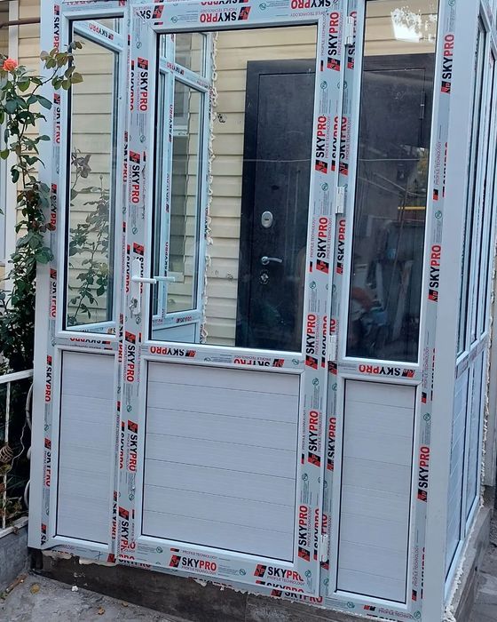 Окна двери Болконы