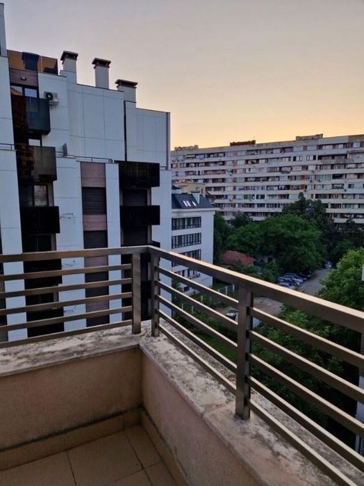 Тристаен апартамент в ж.к. Красно село.