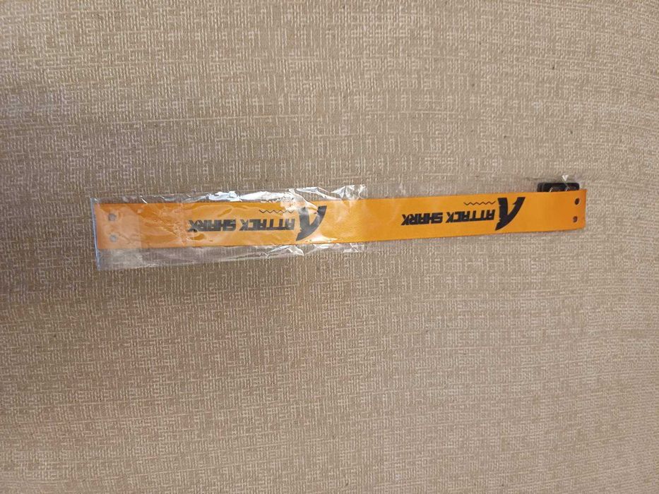 Продавам механична клавиатура Attack Shark X68 HE – почти нова, в отлично състояние! Идва с два кабела! Всичко работи перфектно!