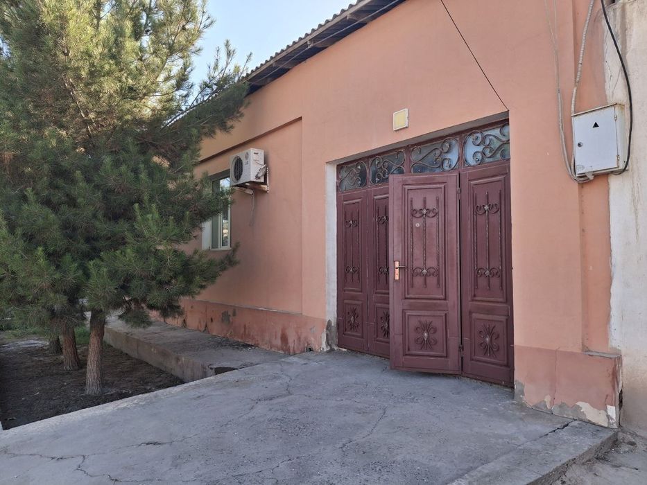 Чолиш шахарчасида 420 кв. Ховли жой. Нархи 30000 доллар.