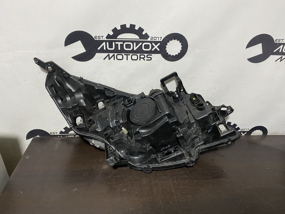 Far stanga bixenon si led Peugeot 508 an 2010-2014