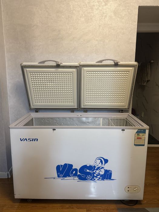 Морозильник бу.  328 литр