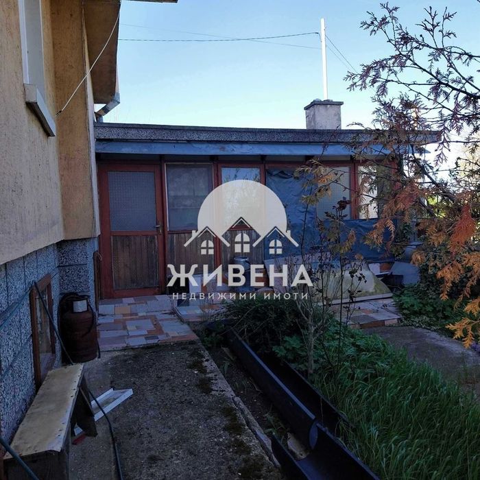 Продавам триетажна къща в с.Куманово, обл. Варна