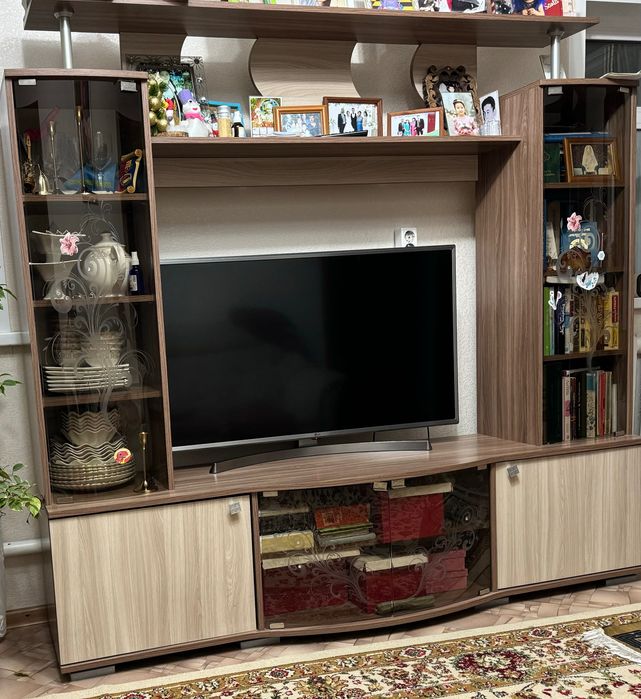 Продам стенку под тв