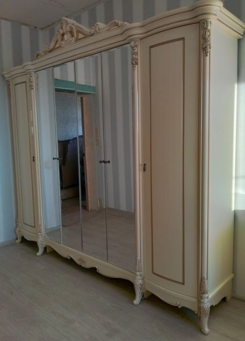 Спальный гарнитур