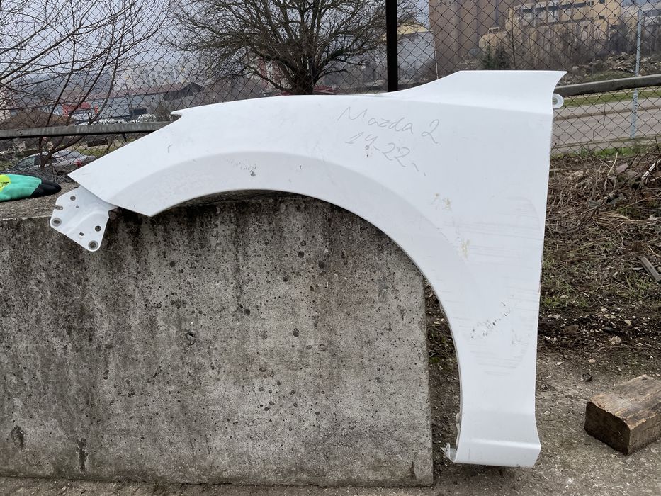 Ляв калник за Mazda 2 Мазда 2  2014-2022г