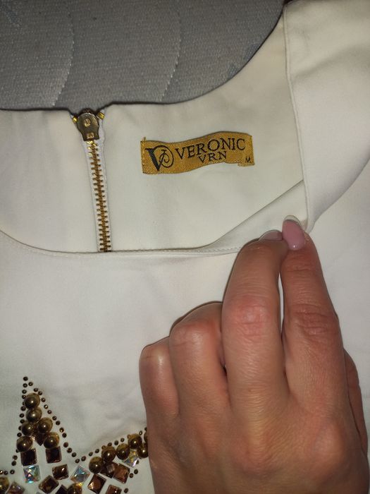 Официална бяла рокля за повод