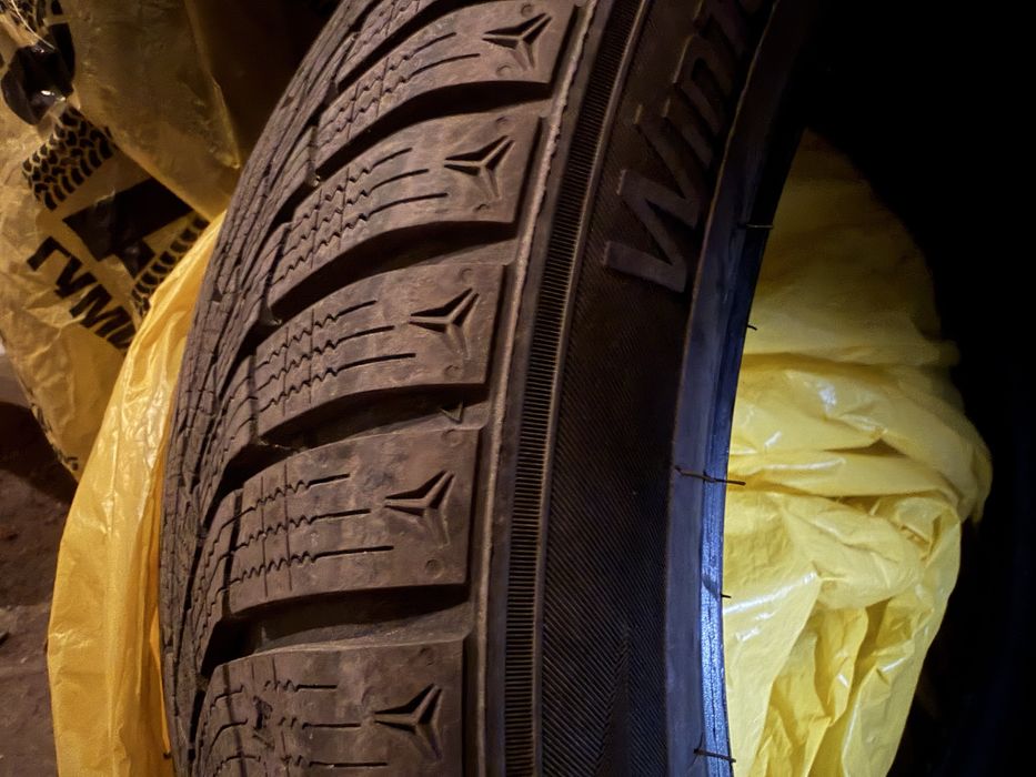 KUMHO 215/50/R18 WinterCraft WP52+  4 бр.