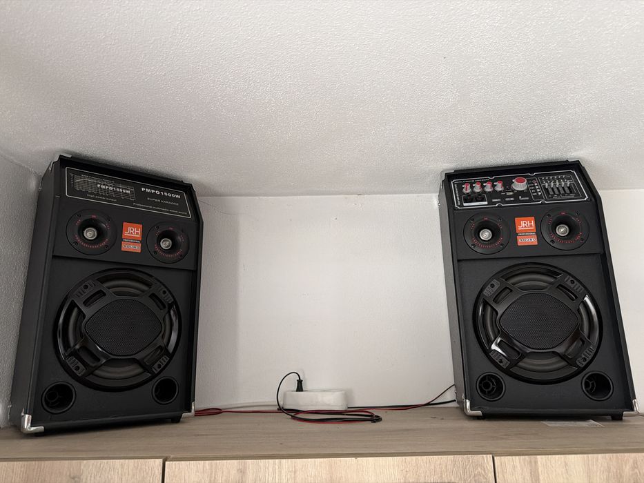 Vând boxe cu Bluetooth jhr