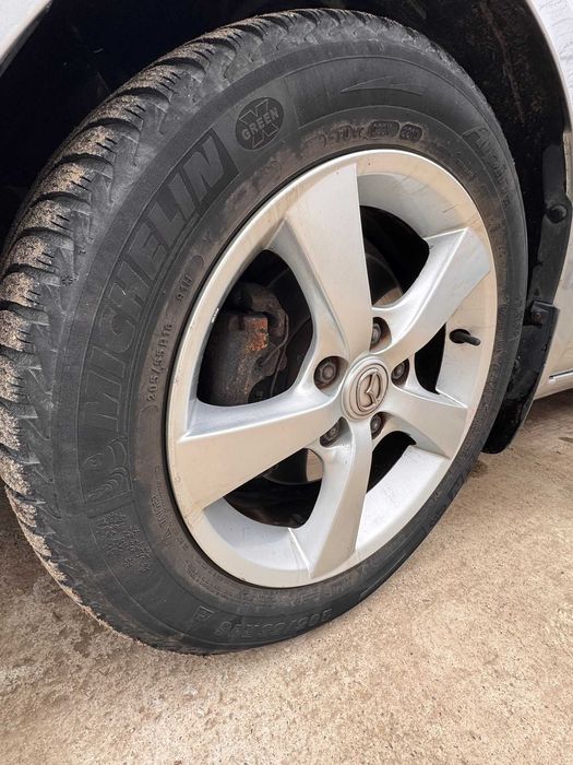 4 roti complecte R16 din aliaj mazda 3 cauciucuri bune all sezon