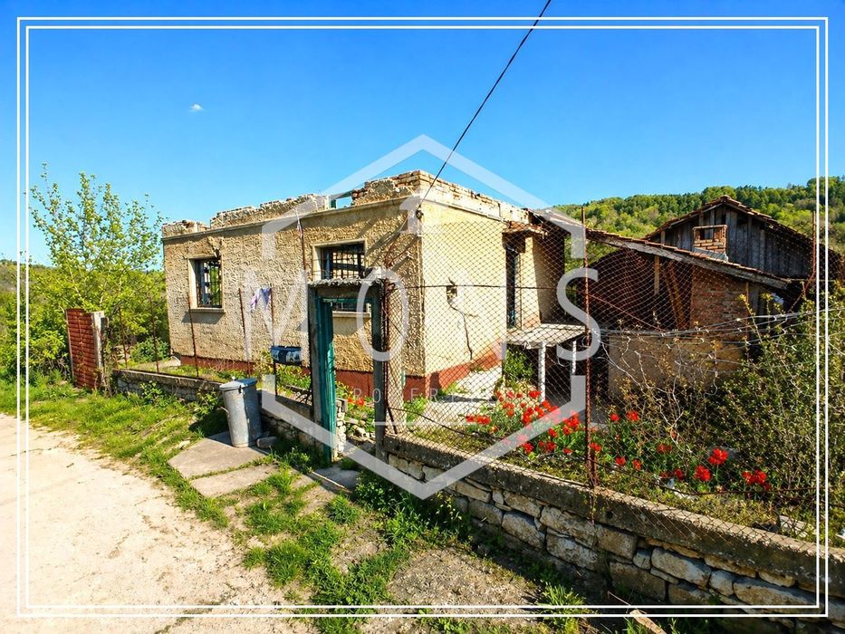 Къща в Габрово, област-с.Добромирка площ 100 цена 9600