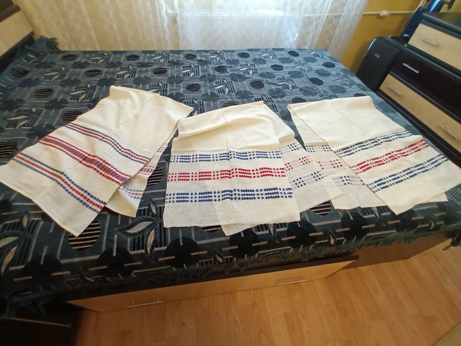 Obiecte traditionale cusute manual