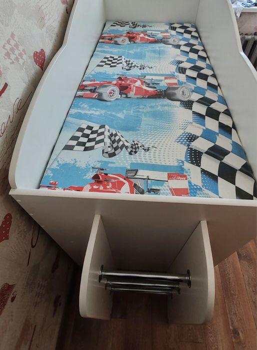 Кровать-машина с матрасом