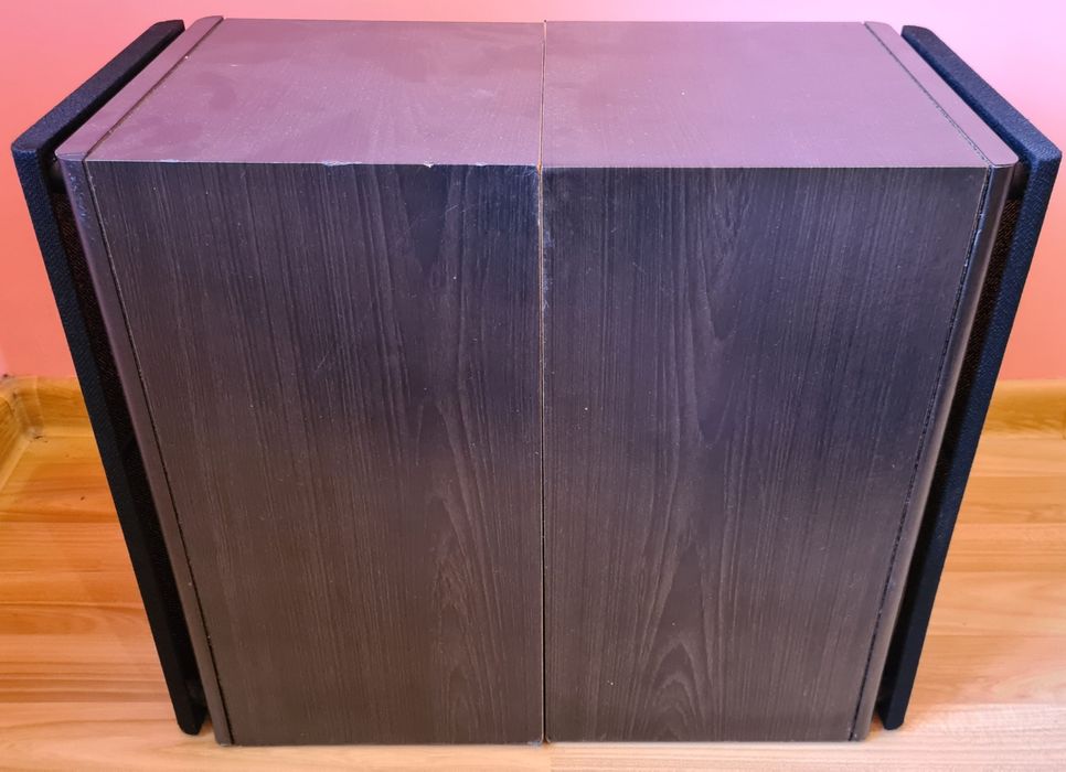 Vând sau schimb Boxe Universum VTCF-4617, 60W RMS, În Stare Impecabilă