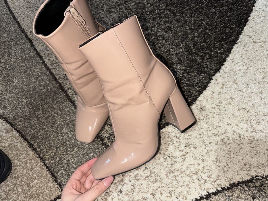 Дамски бежови боти H&M