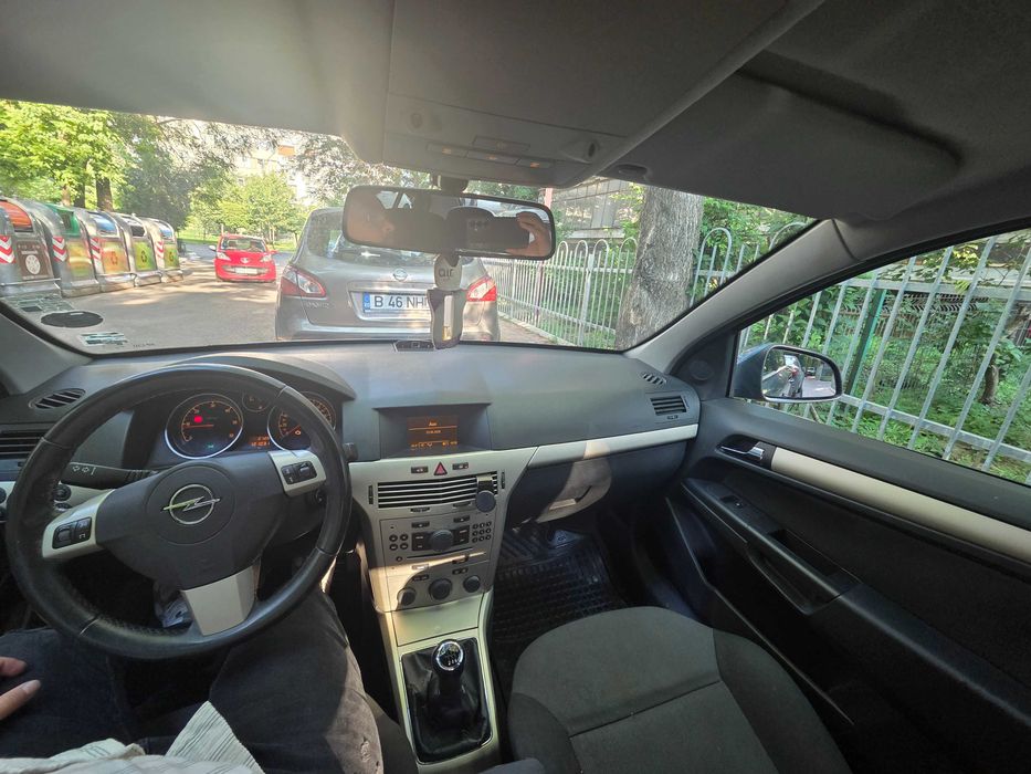 Opel Astra H Sedan