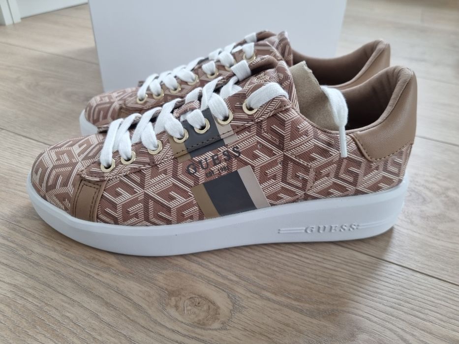 Маратонки Guess 38 номер
