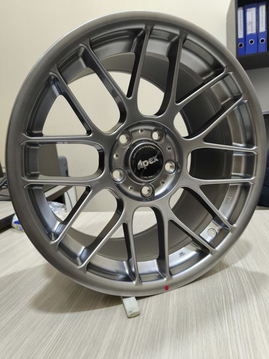 APEX ARC-8 R17 5x120 9J ET30