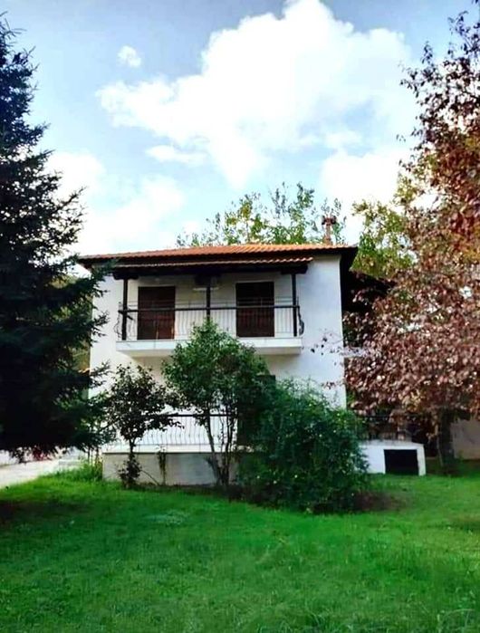 Продава 2ет къща с площ 100 м2 и двор 700 м2 в Ставрос, Гърция