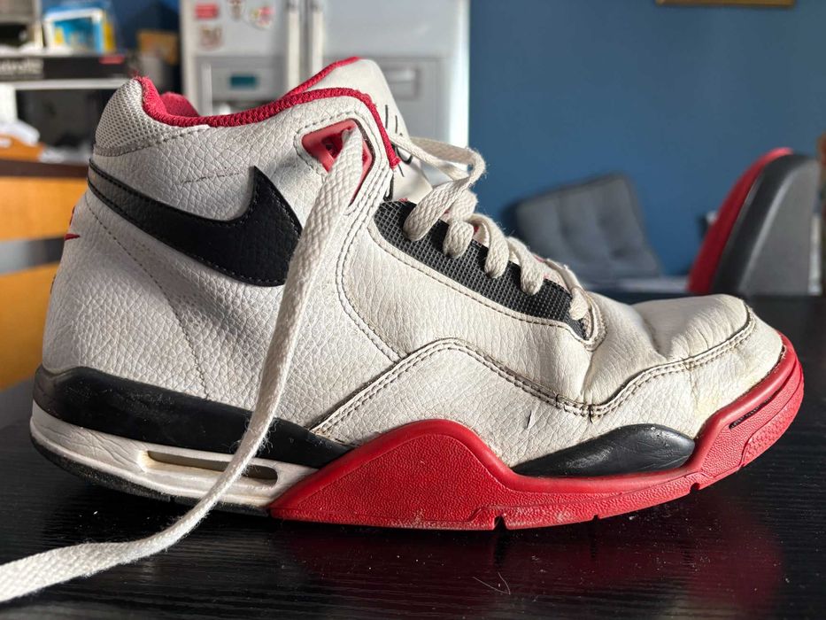 Nike Flight Legacy Red