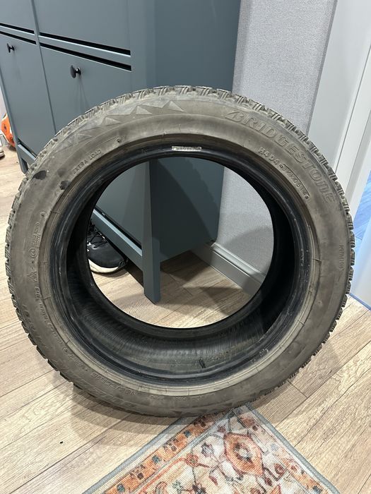 Bridgestone комплект шипованной резины