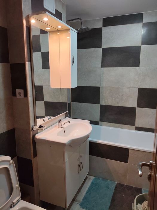 Vând apartament 3 camere