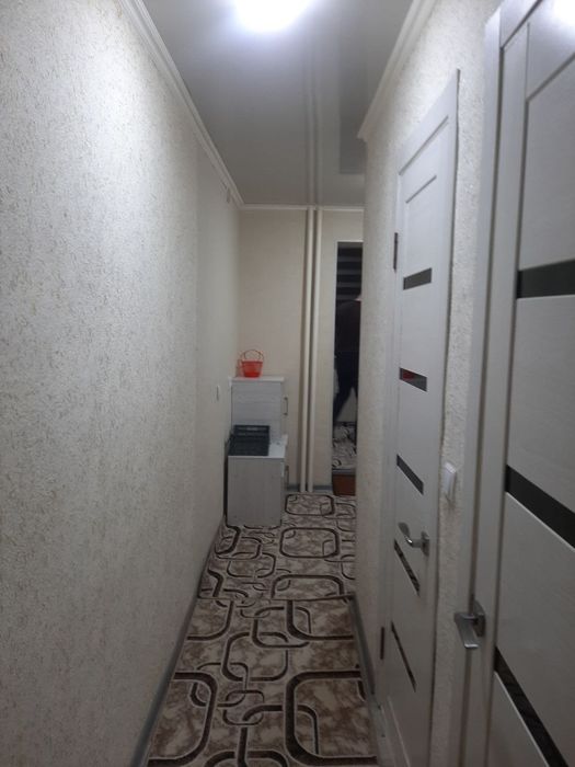 Ангрен Бозор олдида 4 хонали уй сотилади !